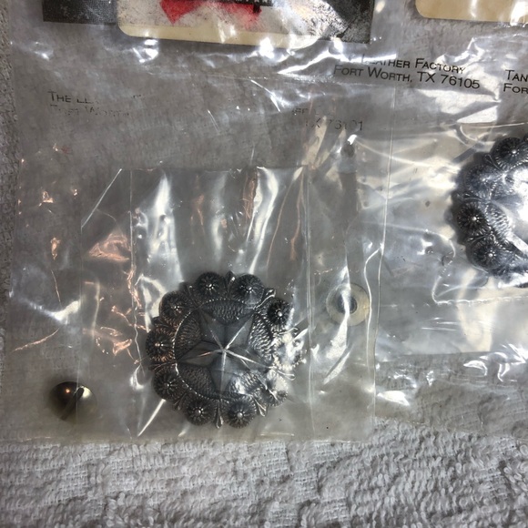 Tandy Leather Starberry conchos 1.25 inch - set of 3 retired design - Picture 2 of 5